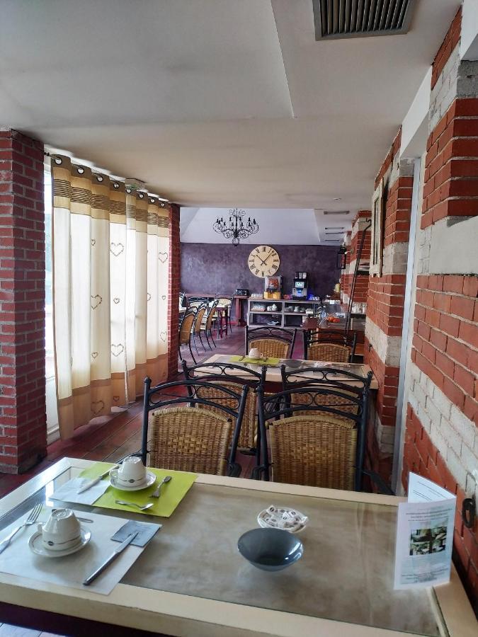 Logis Hotel Les Pages Lunéville Zewnętrze zdjęcie