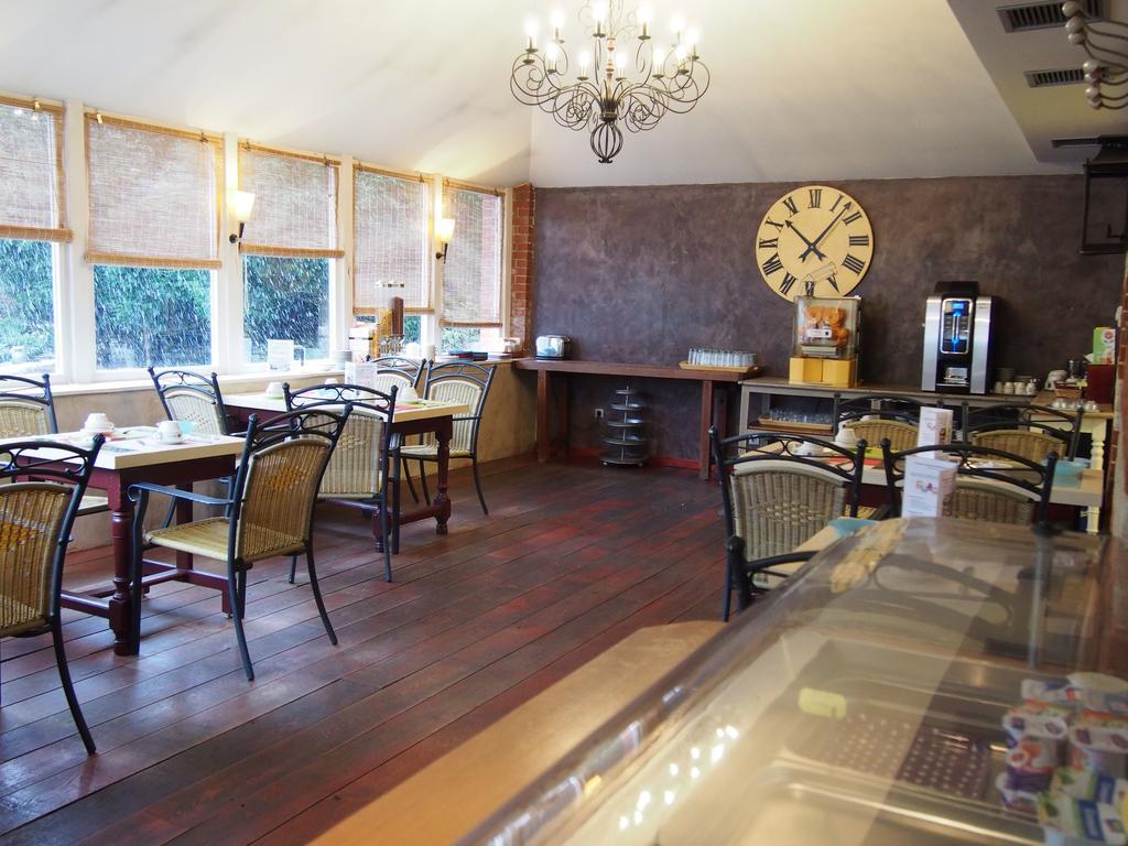 Logis Hotel Les Pages Lunéville Zewnętrze zdjęcie