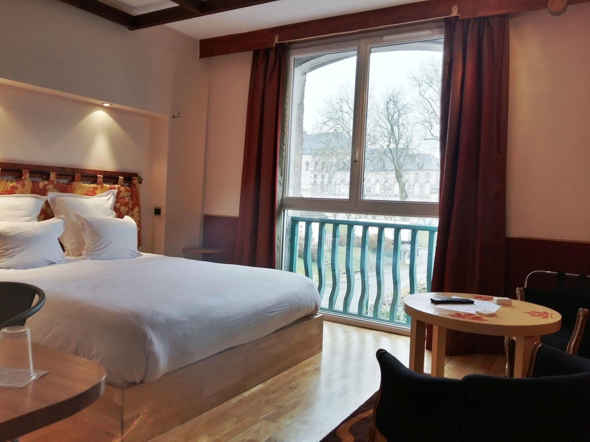 Logis Hotel Les Pages Lunéville Zewnętrze zdjęcie